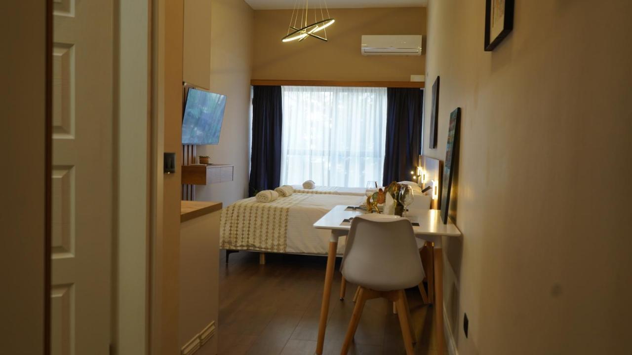 Daily Rent Studio Apartments Tirana Exteriör bild