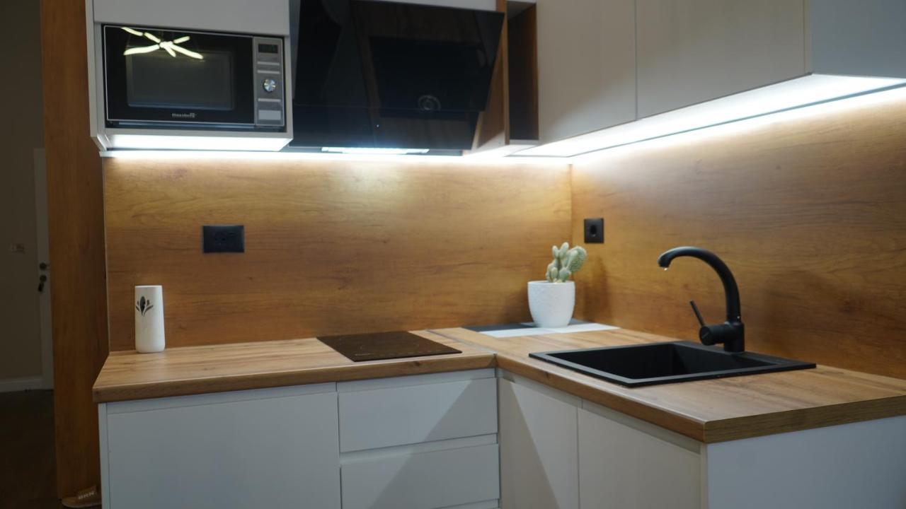 Daily Rent Studio Apartments Tirana Exteriör bild