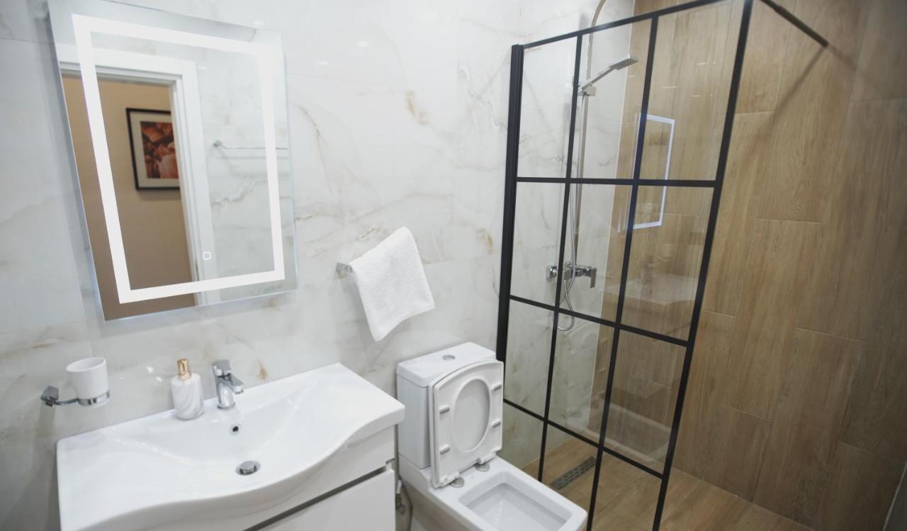 Daily Rent Studio Apartments Tirana Exteriör bild