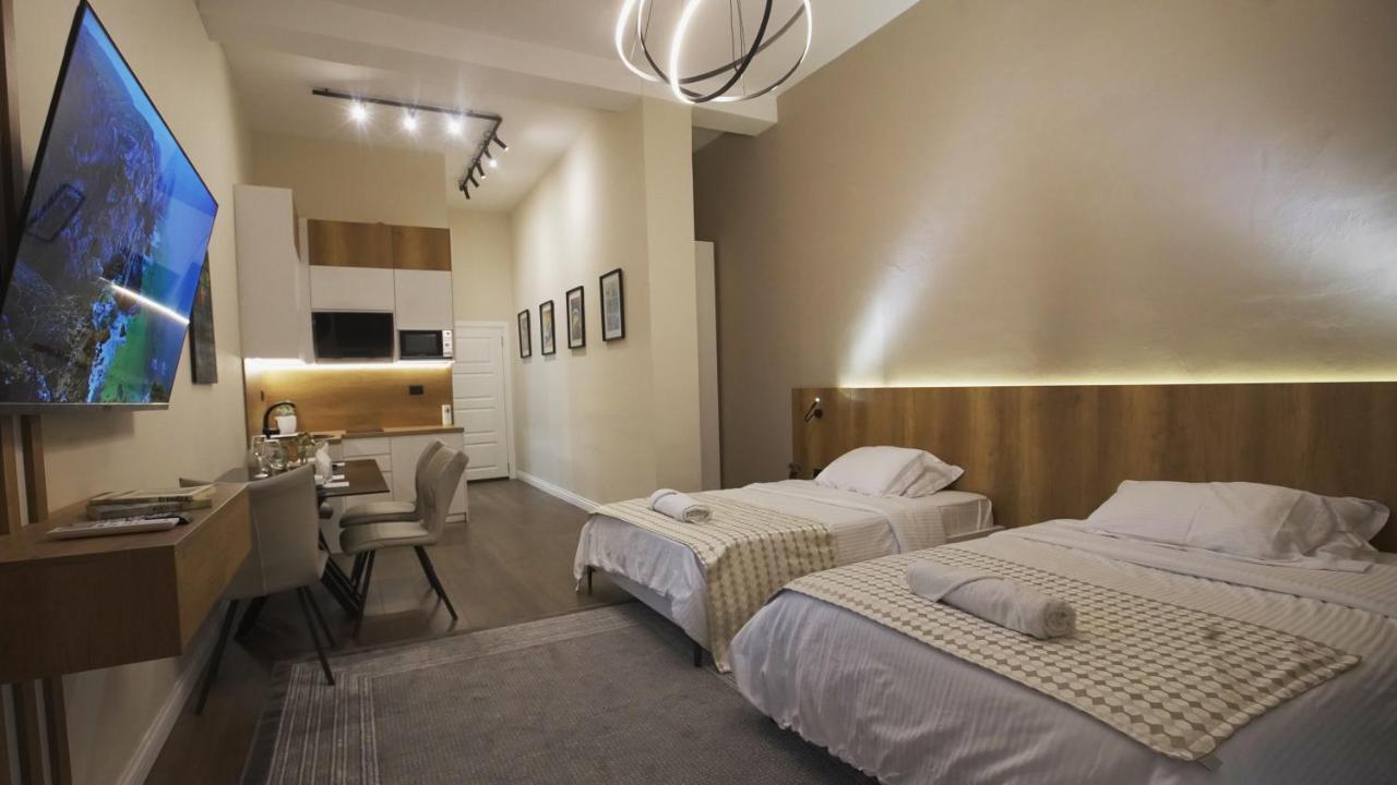 Daily Rent Studio Apartments Tirana Exteriör bild