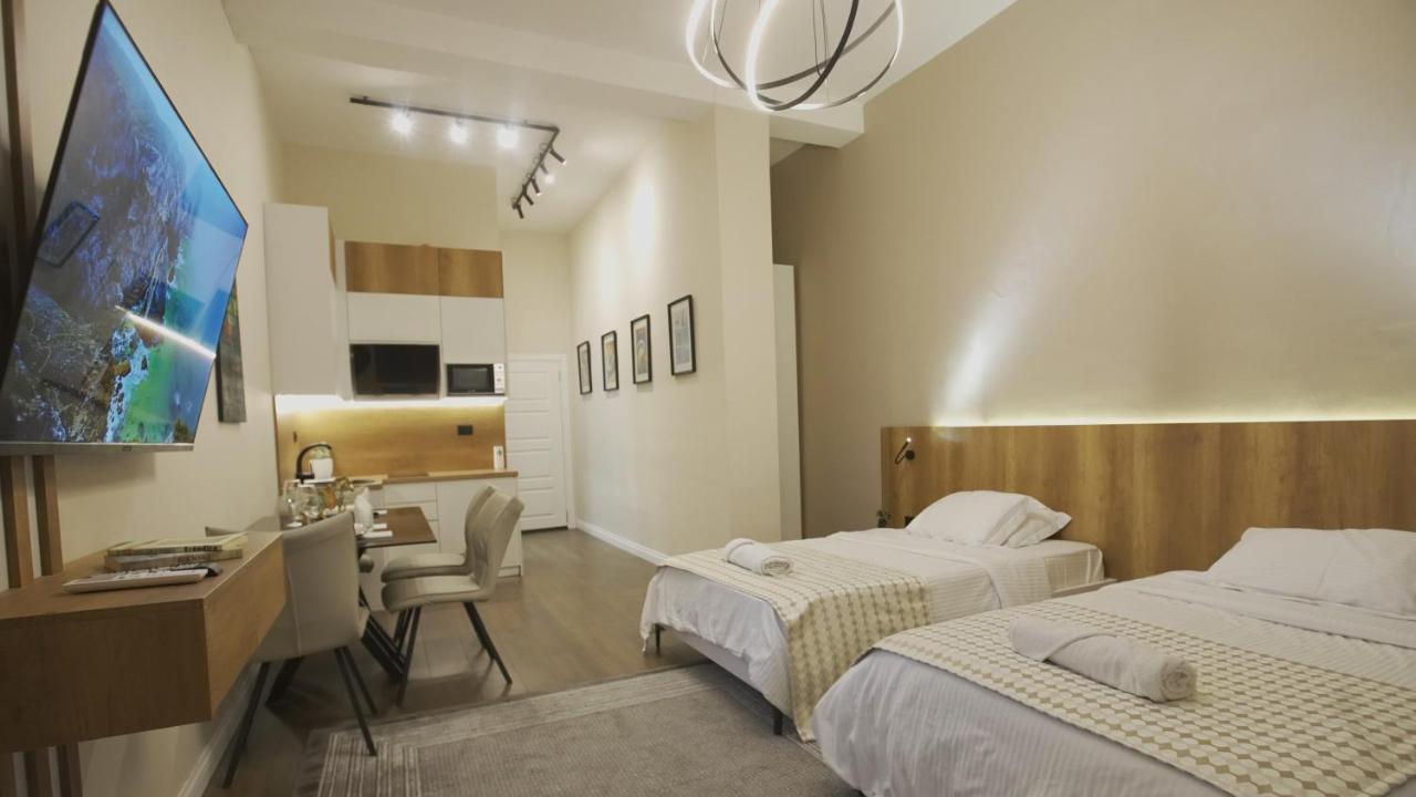 Daily Rent Studio Apartments Tirana Exteriör bild
