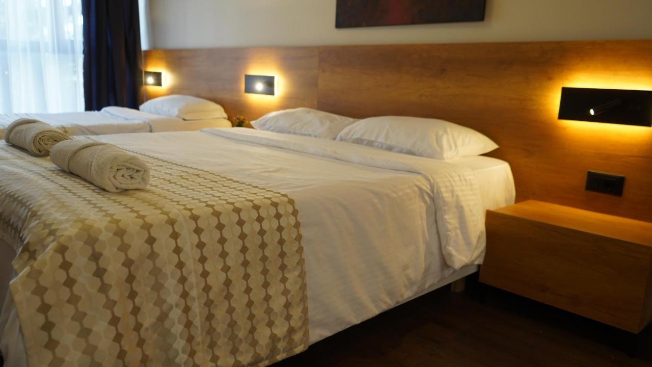 Daily Rent Studio Apartments Tirana Exteriör bild