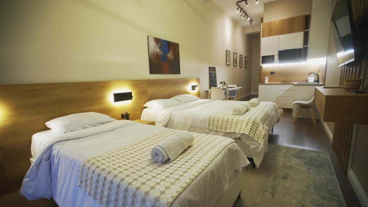 Daily Rent Studio Apartments Tirana Exteriör bild