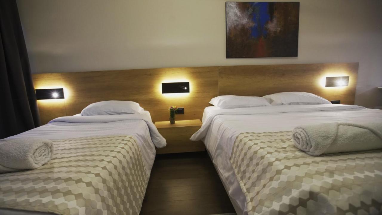 Daily Rent Studio Apartments Tirana Exteriör bild